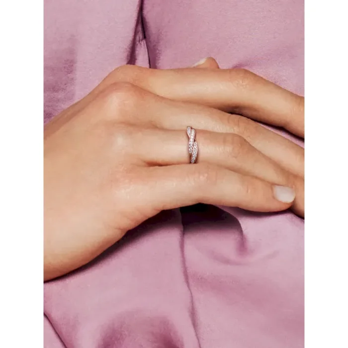 Sparkling Twisted Lines Ring - Image 2