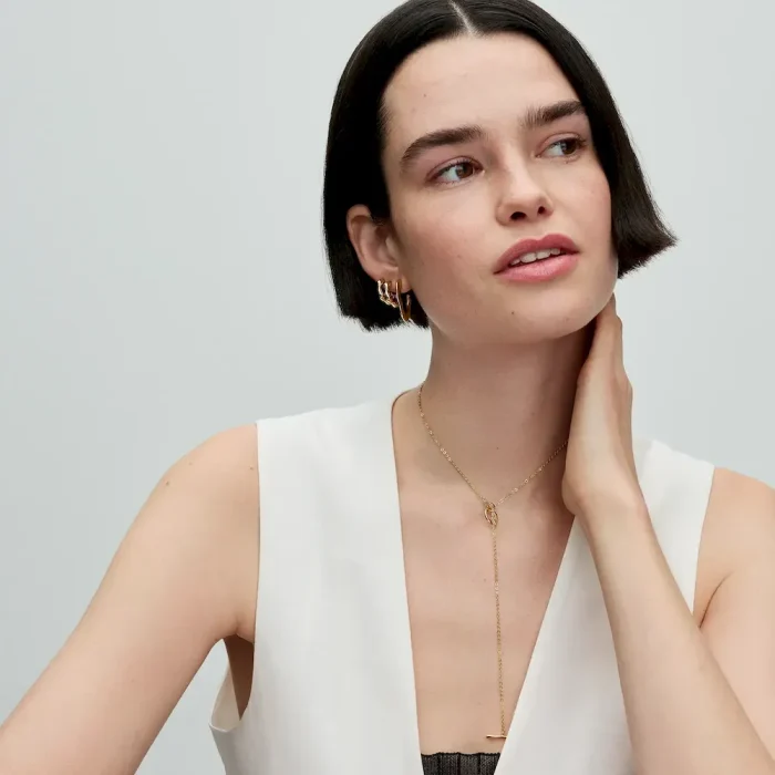 Organically V-shaped Open Hoop Earrings - Image 2