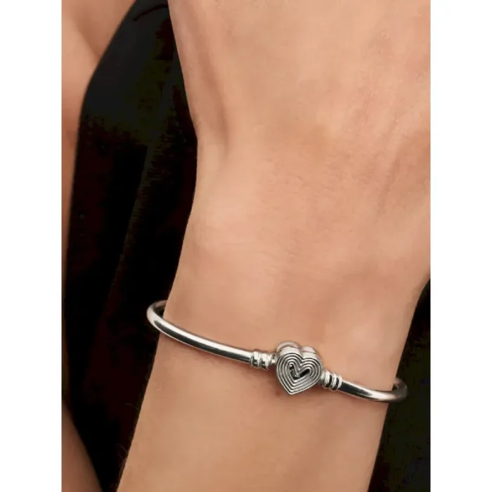 Radiating Heart Clasp Bangle - Image 2