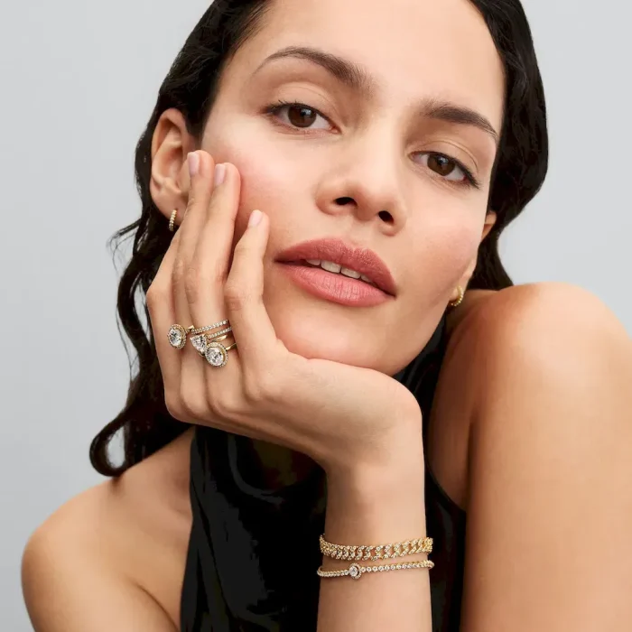 Oval Sparkling Halo Ring - Image 3