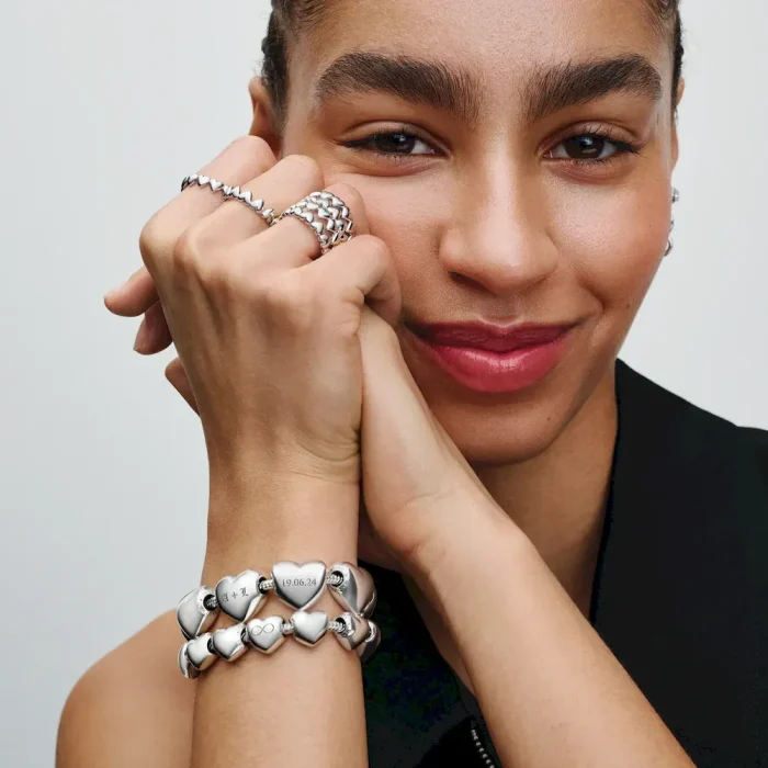 BE LOVE Engravable Heart Bracelet Set - Image 12