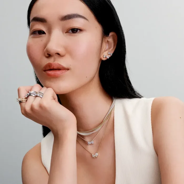 Sparkling Bow & Crossover Band Ring - Image 4