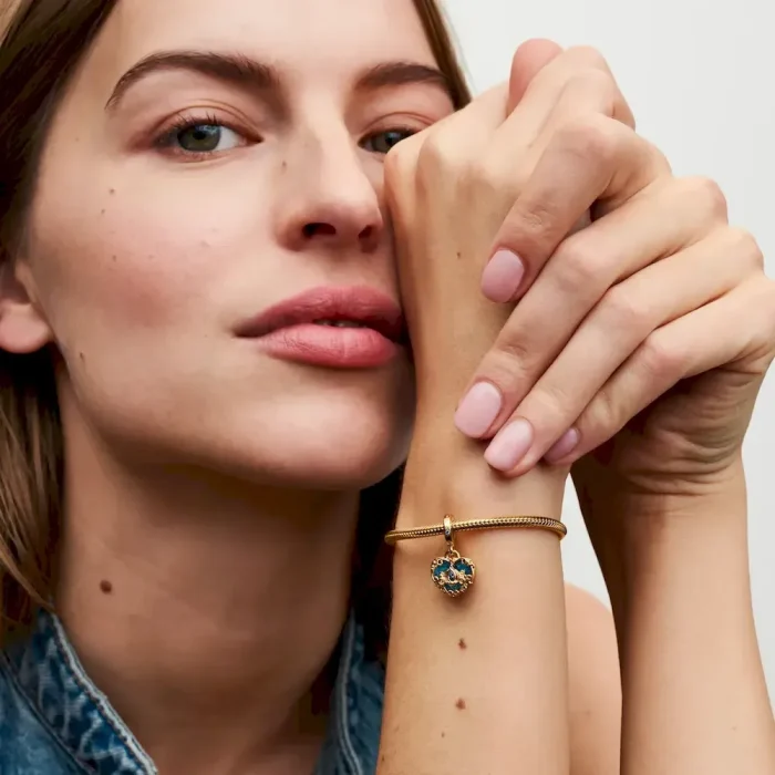 Gold Sparkling Bow Bracelet Set - Image 10