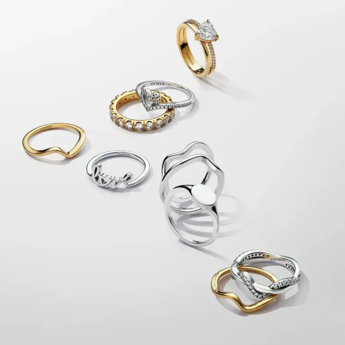 Sparkling Intertwined Wave Ring - Image 5